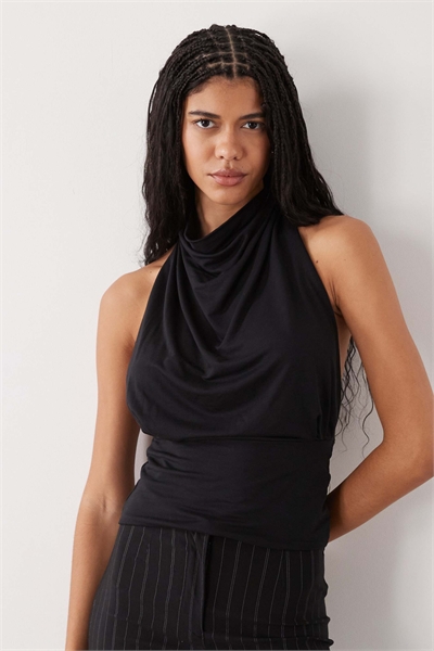 Топ с завязками на шее и зауженной талией артикул 155391807