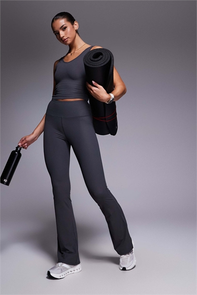 Леггинсы для йоги с мягкой ребристой тканью и зауженным кроем артикул 147510263