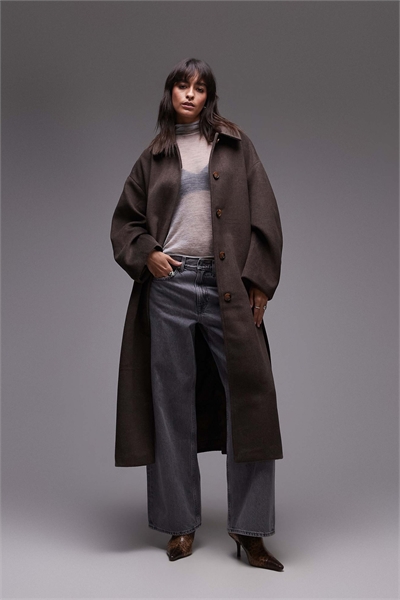 Длинное торжественное пальто с поясом артикул 136812652