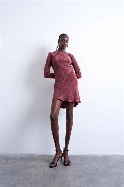 Мини-платье с V-образным вырезом артикул 145752513