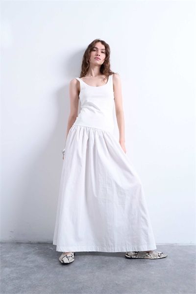 Макси-платье из смешанной ткани с круглым вырезом артикул 147561585