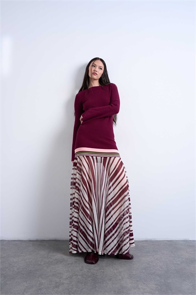 Платье с длинными рукавами и полной юбкой в полоску из трикотажа артикул 153488552