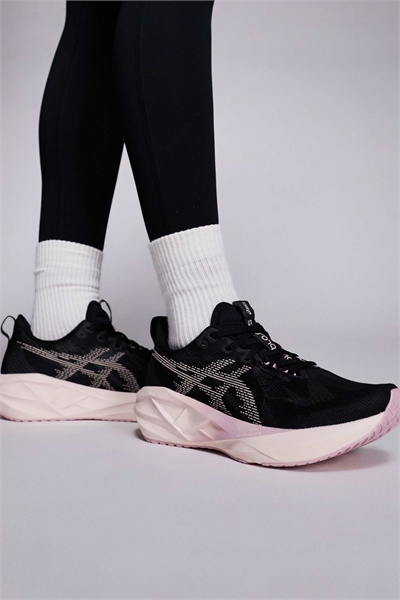 Кроссовки для бега Novablast 5 артикул 153246793