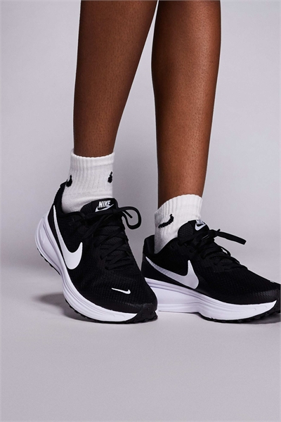 Кроссовки Revolution 8 артикул 152665420