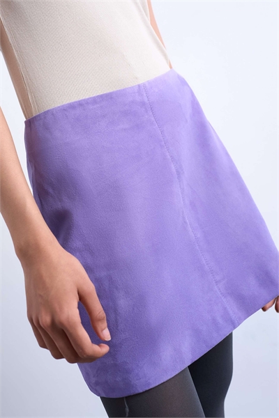 Мини-юбка из натуральной замши с оборкой артикул 149003292