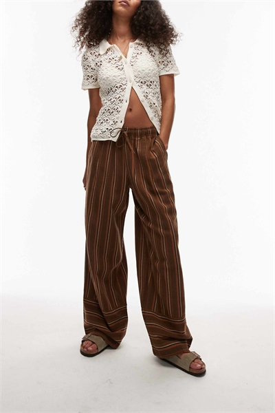 Брюки из льна с коричневыми полосками, широкими манжетами и прямыми брючинами артикул 140464948