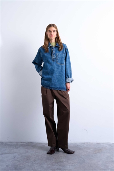 Стильные брюки в стиле «хайбрид-кэжуал» артикул 147472954