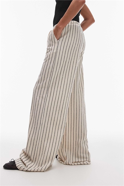 Брюки из трикотажного махрового полосатого материала артикул 144133579