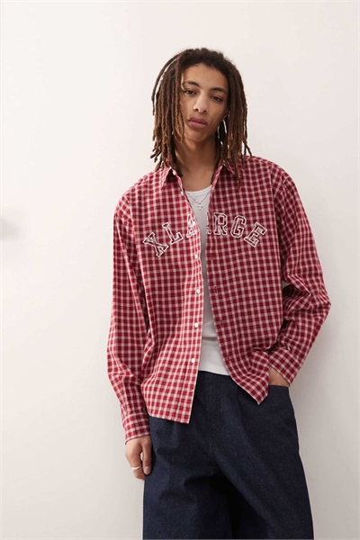 Рубашка с вышитым логотипом артикул 142998278