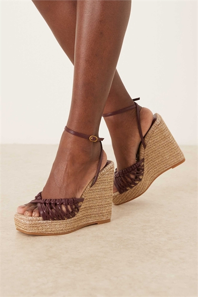 Тони — плетеные туфли на танкетке с завязками артикул 152666278