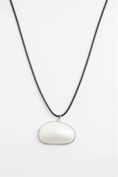 Ожерелье с лентой и бусинками артикул 154603760