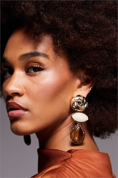 Серьги Sunara в винтажном стиле с закрученным элементом и подвеской в виде камня артикул 153401526