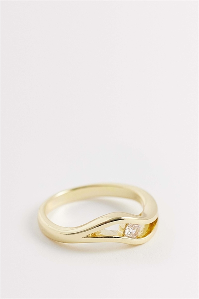 Изящное кольцо с волнообразным узором и камнем из кубического циркония артикул 155174223