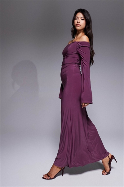 Макси-платье с длинными рукавами, закрученными плечами и шнуровкой на спине артикул 151670538