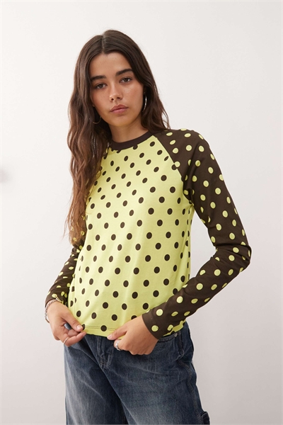 Футболка с раглановыми рукавами и эффектом усадки артикул 150366076