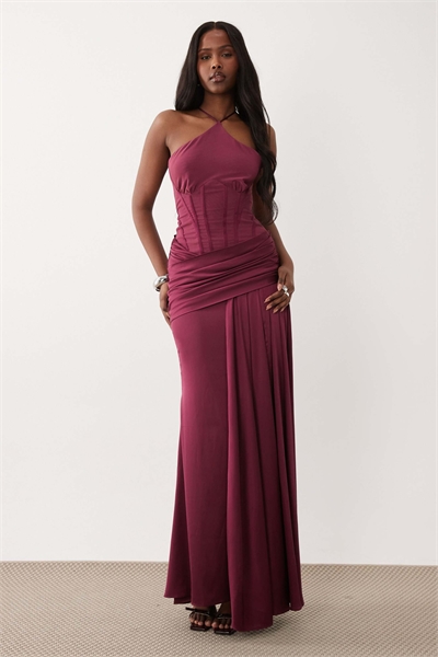 Роскошное макси-платье с корсетом на бретелях и юбкой «рыбий хвост», украшенное драпировкой артикул 151965014