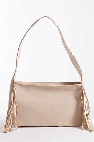 Сумка через плечо из искусственной замши свободного кроя с бахромой по бокам артикул 152931297