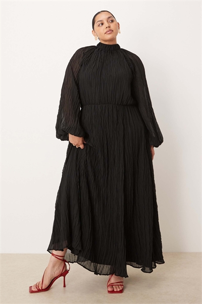 ASOS DESIGN: макси-платье с высоким воротником, рукавами-буфантами и плиссированной тканью артикул 148376738