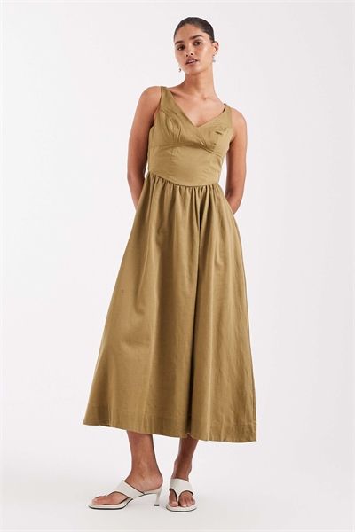 Макси-платье с зауженной талией, V-образным вырезом и декоративными швами артикул 152155930