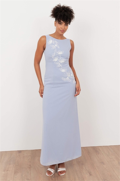 Макси-платье с капюшоном и цветочной вышивкой артикул 154345952