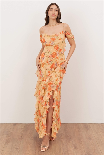 Макси-платье с цветочным принтом, воротником-хомутом, открытыми плечами и оборками артикул 155005967