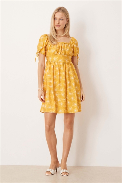 Мини-платье с квадратным вырезом и эластичным поясом, с короткими рукавами артикул 154856832