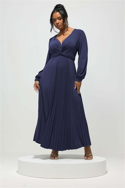 Макси-платье с длинными рукавами артикул 156419467