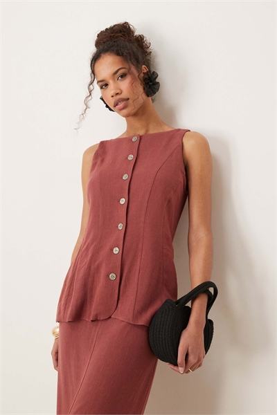 Льняное платье средней длины с жилеткой в цвете яблочного масла артикул 141270981