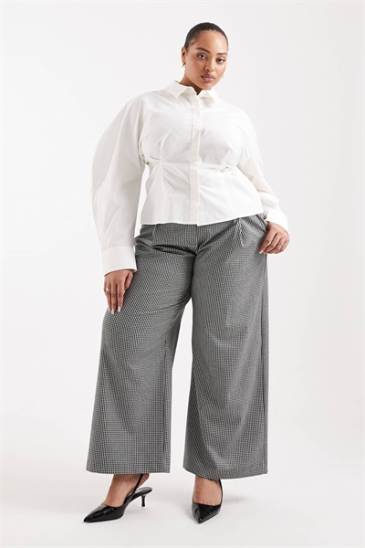 ASOS DESIGN Curve: брюки свободного кроя в мужском стиле артикул 154340888