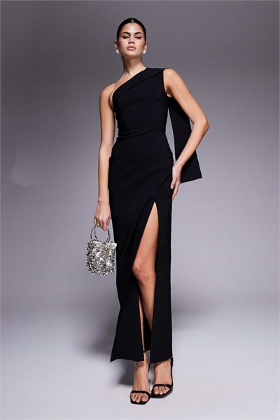 Макси-платье из бенгалина с одним плечом, драпировкой и боковым разрезом артикул 152898344