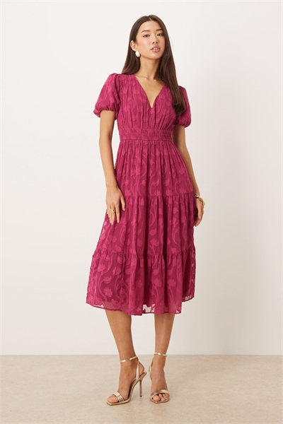 Платье-миди с коротким рукавом и цветочным узором, цвет фуксия артикул 154697430