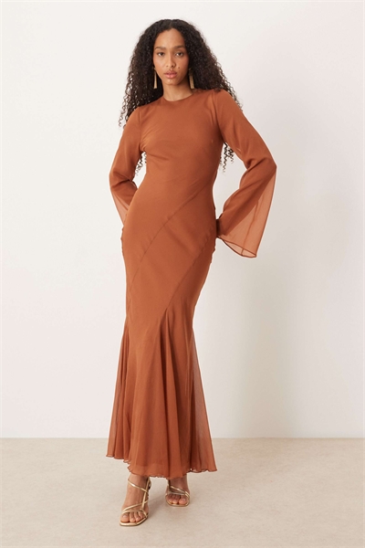 Макси-платье с расклешенными рукавами артикул 150836777