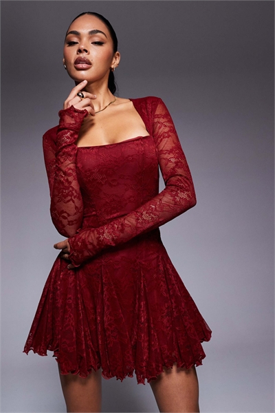 Мини-платье с квадратным вырезом, длинными рукавами, сборками и оборками по низу артикул 148781343