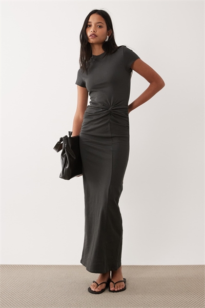 Платье-миди с короткими рукавами и закрученным декором, цвет угольно-серый артикул 155576441