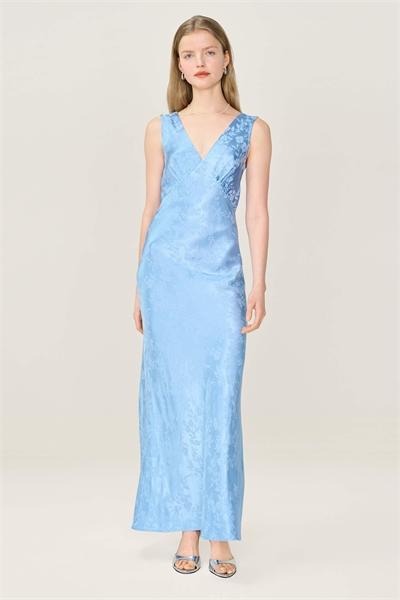 Платья Ирис Цветочное жаккардовое платье-комбинация средней длины в пудрово-голубом цвете артикул 155951419