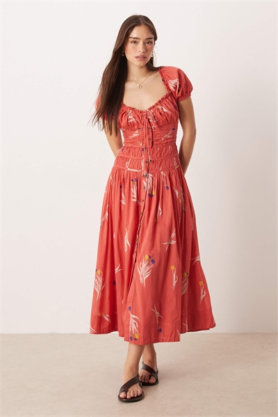 Платье-миди с пуговицами Coplete me в коралловом цвете артикул 154232055