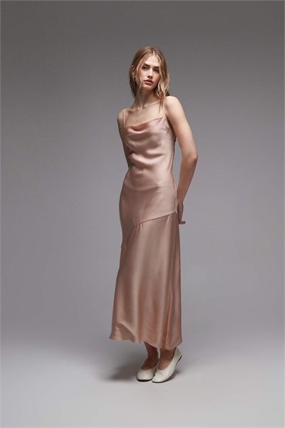 Макси-платье-комбинация с низкой спинкой светло-оранжевого цвета артикул 155057453