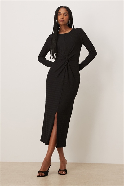 Текстурированное платье средней длины с закрученным элементом, черного цвета артикул 152834406