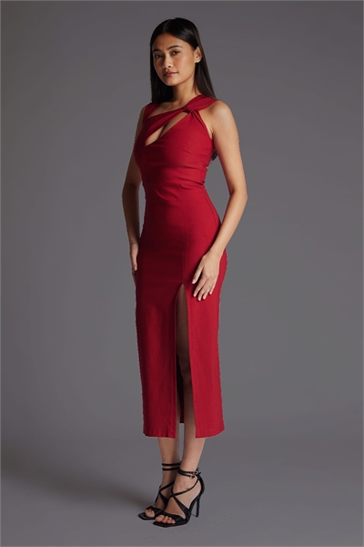 Асимметричное платье средней длины с вырезом и разрезом на бедре, цвет «вино» артикул 155848955