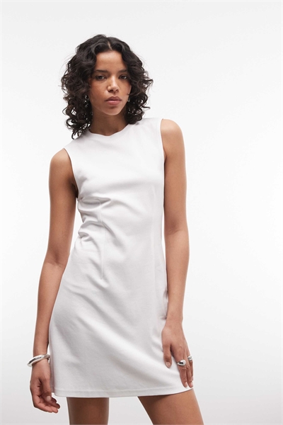 Мини-платье без рукавов с затянутой талией артикул 155704354