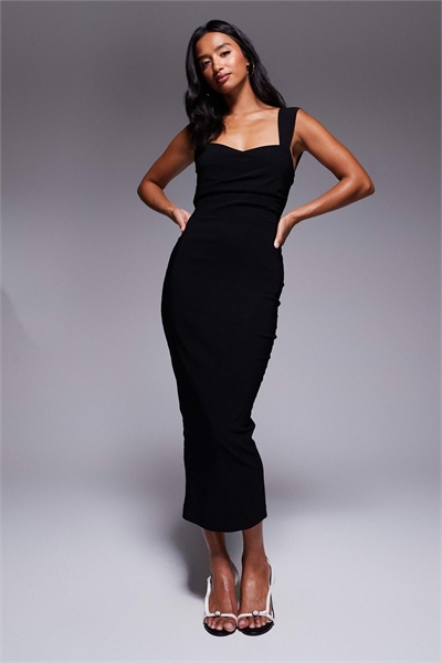 Черное платье средней длины с бантиком на груди и рюшами спереди из бенгалина артикул 151305150