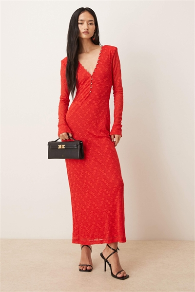 Длинное платье средней длины с кружевным верхом, глубоким вырезом и пуговицами, красного цвета артикул 153526171