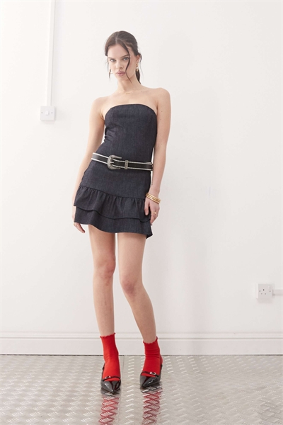 Мини-платье из светлого денима артикул 143084038