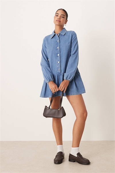 Мини-платье из денима с заниженной талией и длинными рукавами артикул 151052622