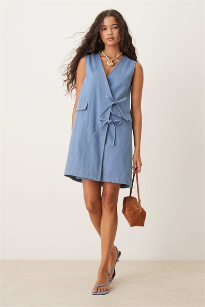 Мини-платье-кимоно из денима от Beckett артикул 150325420