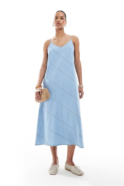 Платье-ками из денима в стиле «шамбрей» длиной до колен артикул 141940622