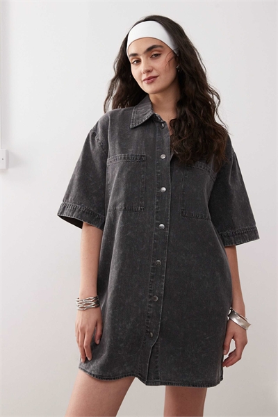 Мини-платье-рубашка из денима артикул 141797228