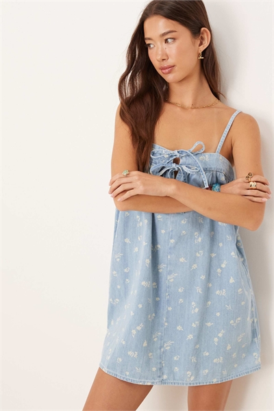 Мини-платье-топ из мягкого денима с завязками спереди артикул 141913305