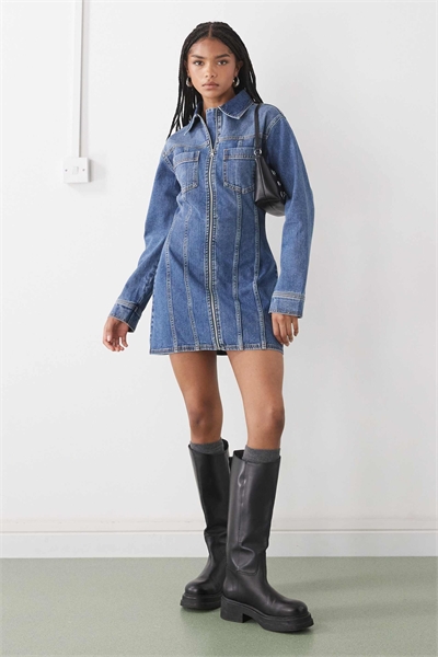 Джинсовое платье-рубашка с длинными рукавами артикул 147591435