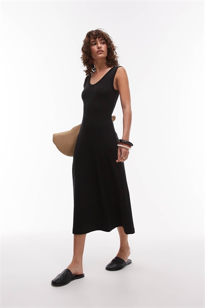 Компактное платье-миди без рукавов с ребристым кроем, черного цвета артикул 144644421